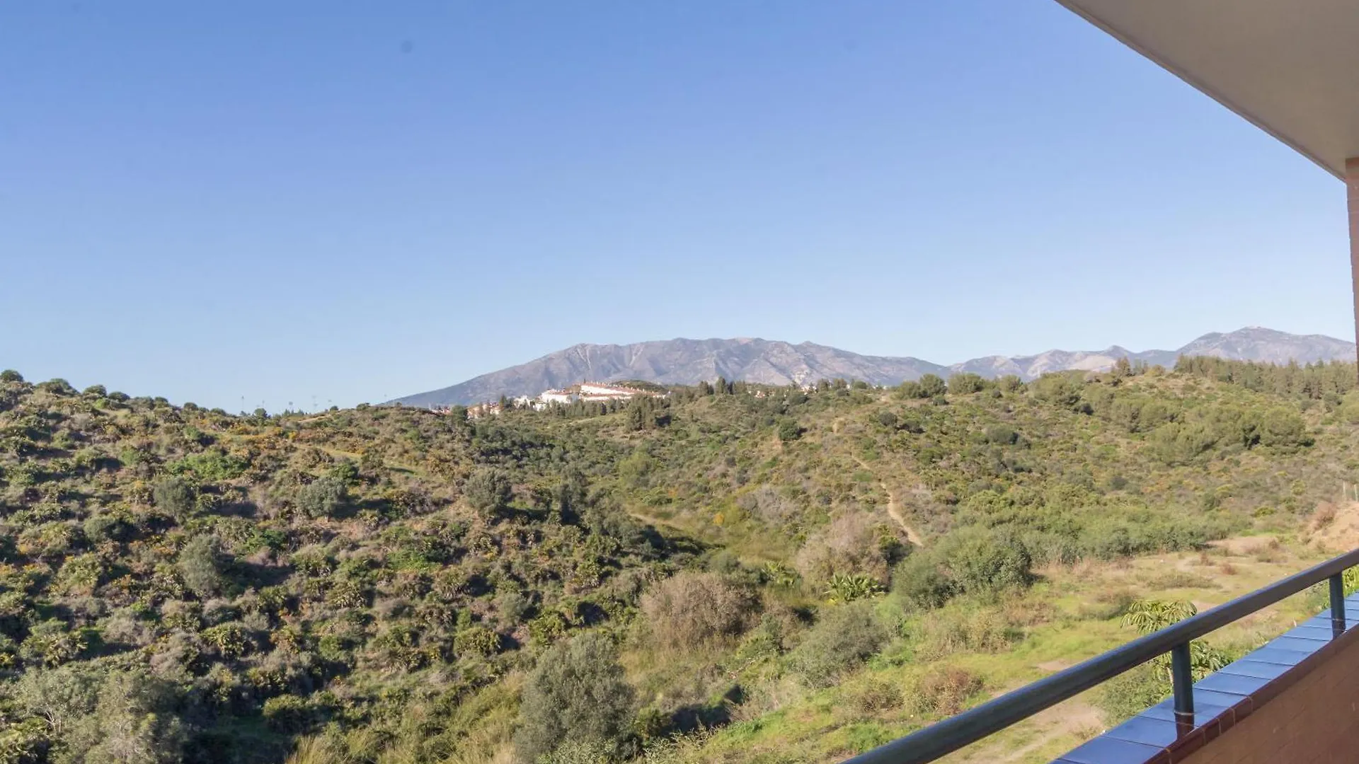 Winter Deal - Luxury Apartment With Terrace Mountain Views Near Beach Fuengirola